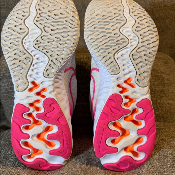 Nike Women's Renew Running shoes  Size 7.5 White/Pink/Orange/Yellow/Black - Picture 5 of 7